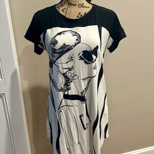 Stylish Black and White Graphic tunic/dress
Joseph Ribkoff nwt size 4